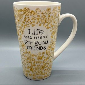 Like new "Life was meant for good friends” mug with open/close lid